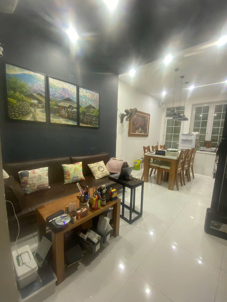 Nhà phố 1 lầu (3,5x17,25 = 60,4m2 công nhận đủ - vuông vức) hẻm đẹp Cô Giang - Gần Cầu Kiệu Quận 1